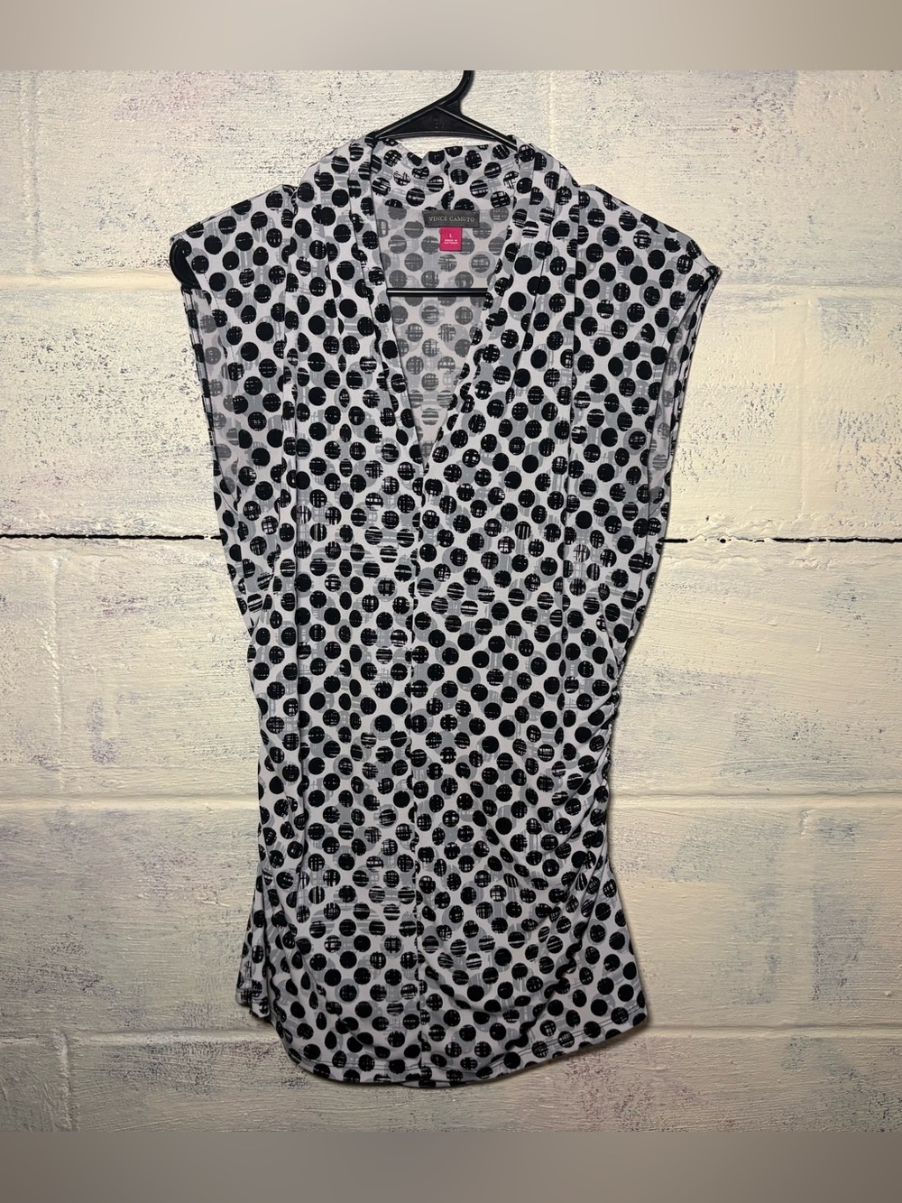 Vince Camuto Polka Dot Sleeveless V-Neck Blouse size large